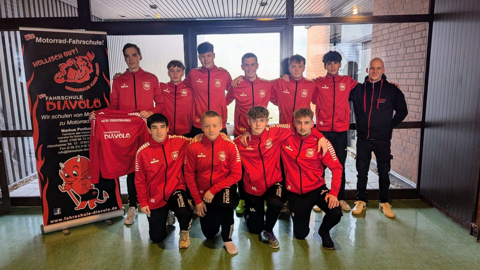 Fahrschule Diavolo unterstützt die A-Jugend des MTSV Eschershausen erneut
