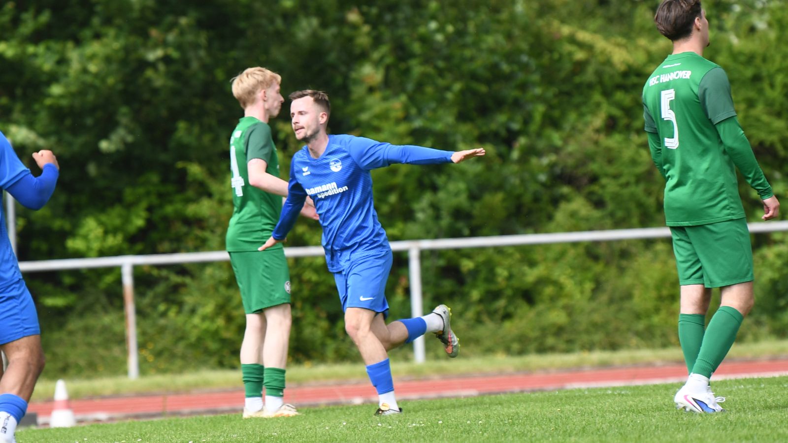 Eickhoff-Doppelpack: SV06 Holzminden gewinnt das Relegationsspiel gegen HSC Hannover II