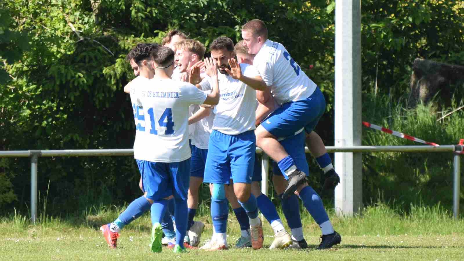 Holzminden feiert Kantersieg gegen Grünenplan