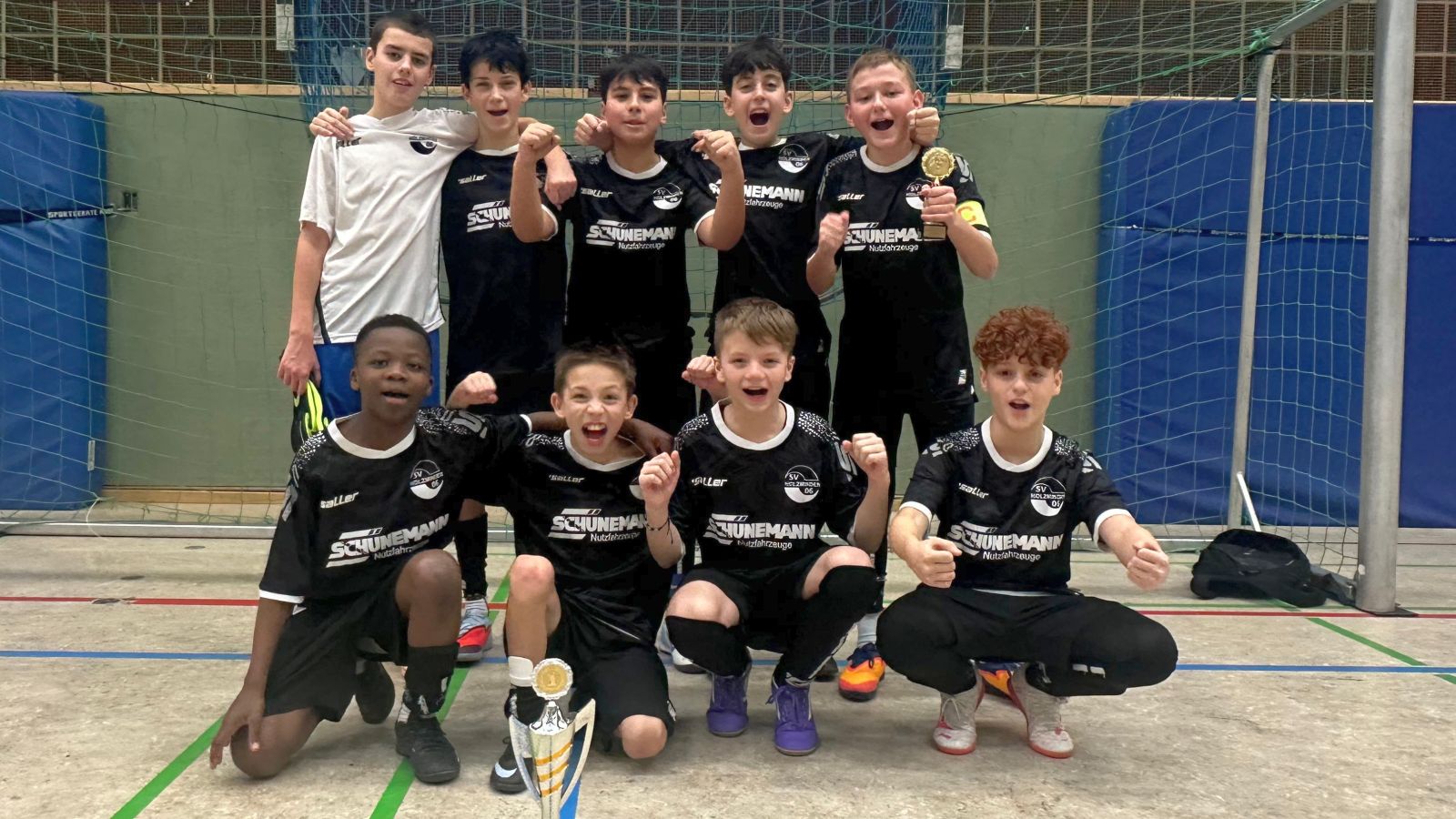 Turniersieg für die D1 des SV06 Holzminden - Max Pleier erhält Auszeichnung 