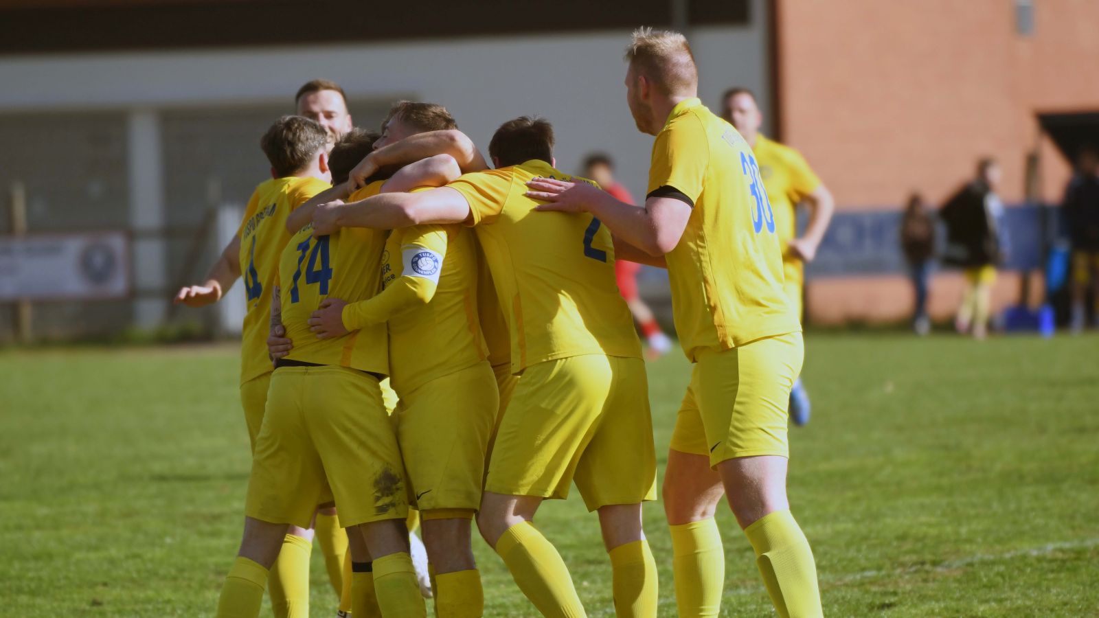 Lipke mit Fallrückziehertor: Grünenplan legt den nächsten Sieg nach