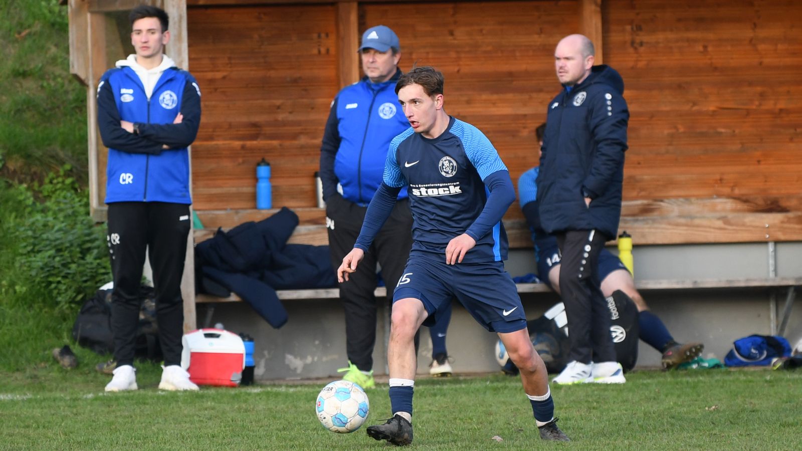 Neuhof macht gegen Lenne das Dutzend voll